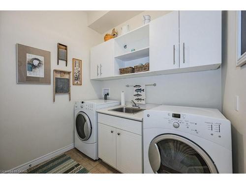 28-19 Simmonds Dr, Guelph, ON - Indoor Photo Showing Laundry Room