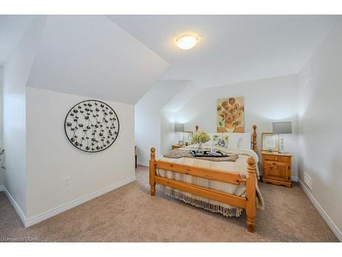 28-19 Simmonds Dr, Guelph, ON - Indoor Photo Showing Bedroom