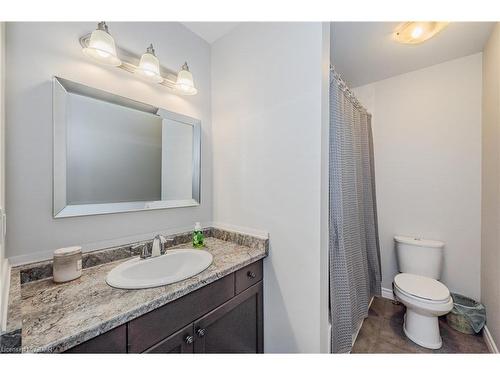 13-146 Downey Road, Guelph, ON - Indoor Photo Showing Bathroom