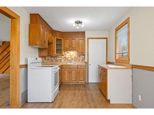 369 York Road, Guelph, ON - Indoor Photo Showing Kitchen