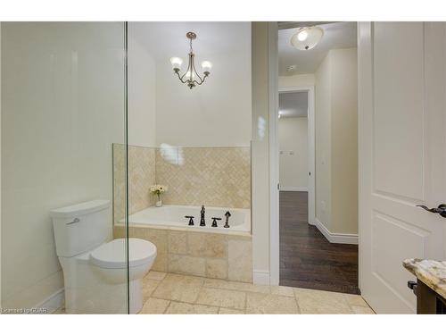 550 Pinery Trail, Waterloo, ON - Indoor Photo Showing Bathroom