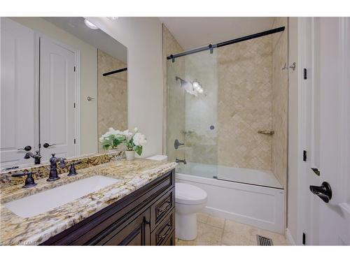 550 Pinery Trail, Waterloo, ON - Indoor Photo Showing Bathroom