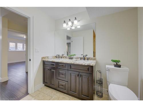 550 Pinery Trail, Waterloo, ON - Indoor Photo Showing Bathroom