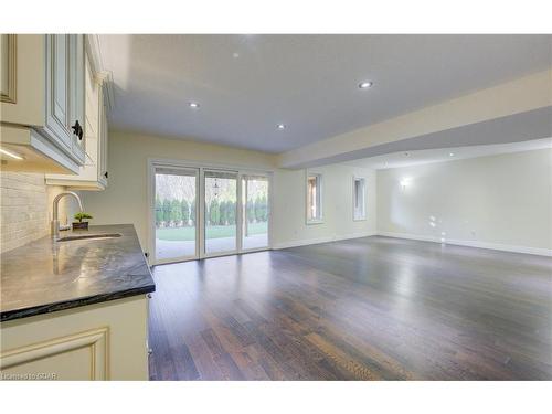 550 Pinery Trail, Waterloo, ON - Indoor Photo Showing Kitchen