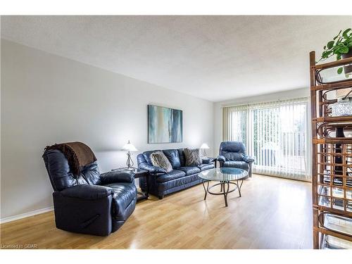 32 Wilsonview Avenue, Guelph, ON - Indoor Photo Showing Living Room