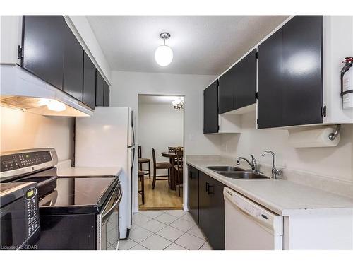 32 Wilsonview Avenue, Guelph, ON - Indoor Photo Showing Kitchen With Double Sink