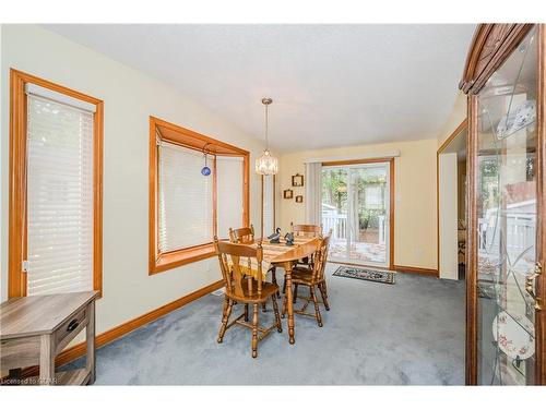 2 Spruce Avenue, Puslinch, ON - Indoor Photo Showing Dining Room