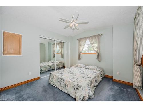 2 Spruce Avenue, Puslinch, ON - Indoor Photo Showing Bedroom