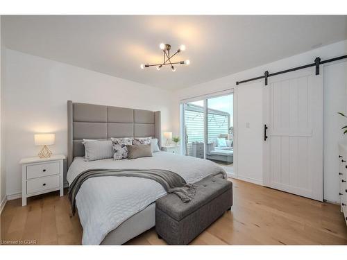 22B-146 Downey Road, Guelph, ON - Indoor Photo Showing Bedroom