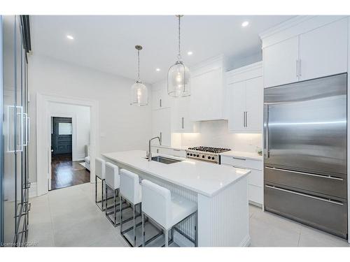 138 Dublin Street N, Guelph, ON - Indoor Photo Showing Kitchen With Upgraded Kitchen