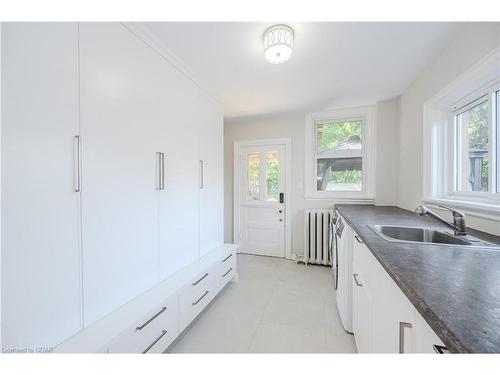 138 Dublin Street N, Guelph, ON - Indoor Photo Showing Kitchen