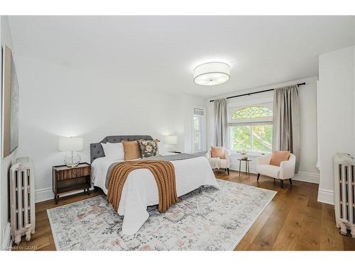 138 Dublin Street N, Guelph, ON - Indoor Photo Showing Bedroom