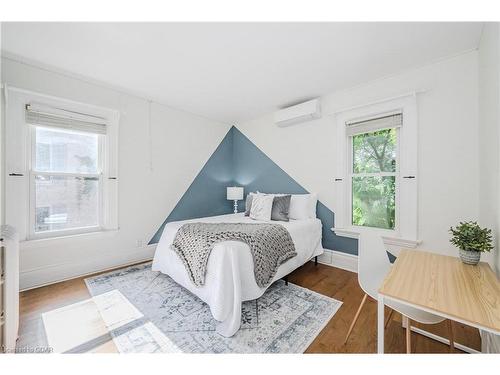 138 Dublin Street N, Guelph, ON - Indoor Photo Showing Bedroom