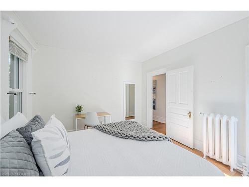 138 Dublin Street N, Guelph, ON - Indoor Photo Showing Bedroom