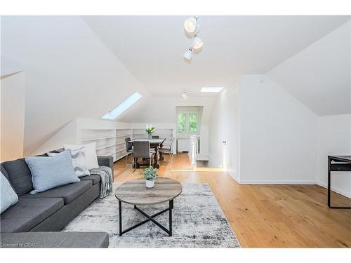 138 Dublin Street N, Guelph, ON - Indoor Photo Showing Living Room