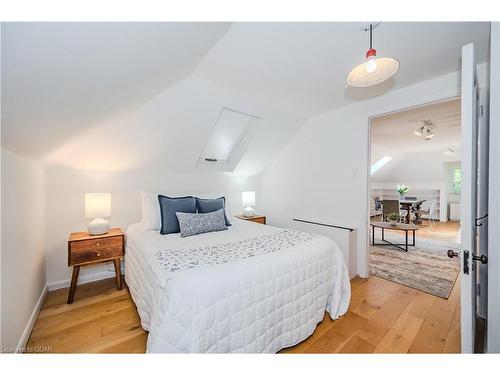 138 Dublin Street N, Guelph, ON - Indoor Photo Showing Bedroom