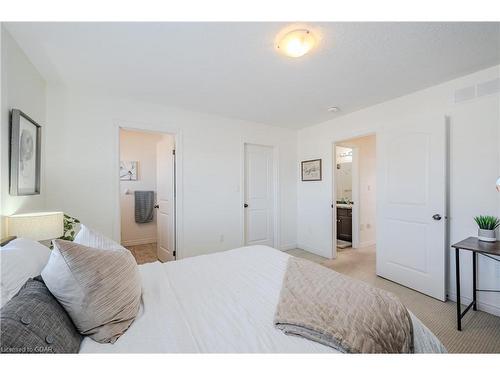 45 Severn Drive, Guelph, ON - Indoor Photo Showing Bedroom