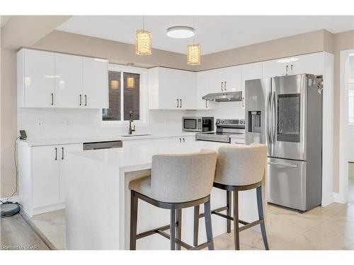 7 Drohan Drive, Guelph, ON - Indoor Photo Showing Kitchen