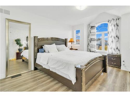 7 Drohan Drive, Guelph, ON - Indoor Photo Showing Bedroom