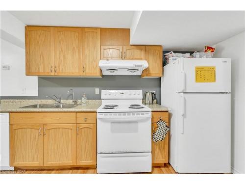 7 Drohan Drive, Guelph, ON - Indoor Photo Showing Kitchen With Double Sink