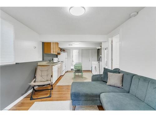 7 Drohan Drive, Guelph, ON - Indoor Photo Showing Living Room