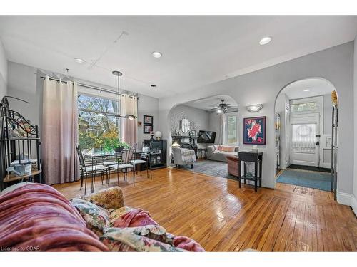 55 Edgehill Drive, Guelph, ON - Indoor Photo Showing Living Room