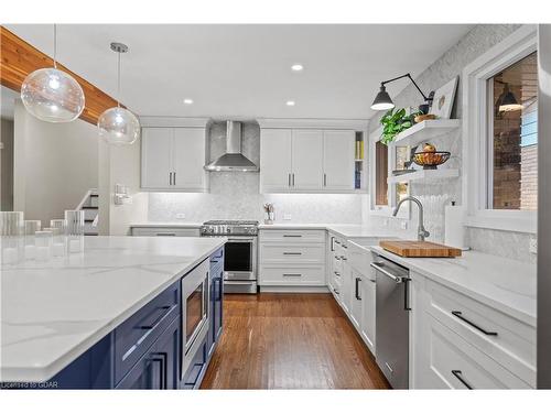 11 Mutual Street, Guelph, ON - Indoor Photo Showing Kitchen With Upgraded Kitchen