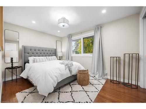 11 Mutual Street, Guelph, ON - Indoor Photo Showing Bedroom