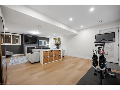 11 Mutual Street, Guelph, ON - Indoor Photo Showing Gym Room