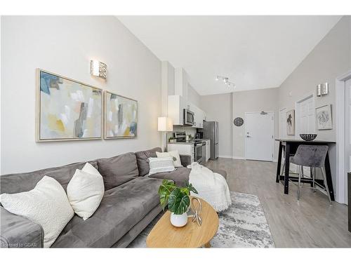 1109-716 Main Street East, Milton, ON - Indoor Photo Showing Living Room