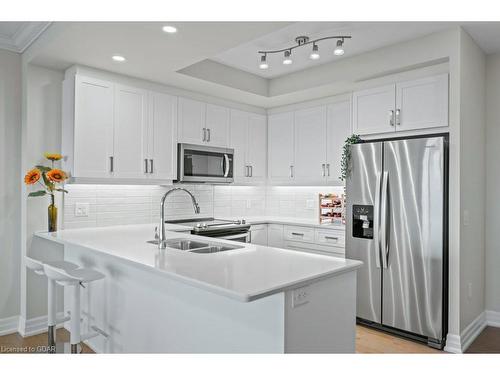 905-1878 Gordon Street, Guelph, ON - Indoor Photo Showing Kitchen With Double Sink With Upgraded Kitchen