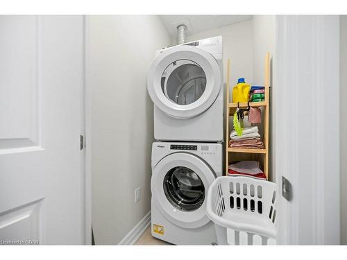 905-1878 Gordon Street, Guelph, ON - Indoor Photo Showing Laundry Room