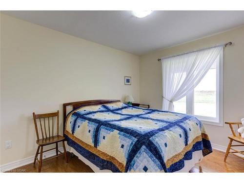 242073 Concession 2-3 Road, Grand Valley, ON - Indoor Photo Showing Bedroom