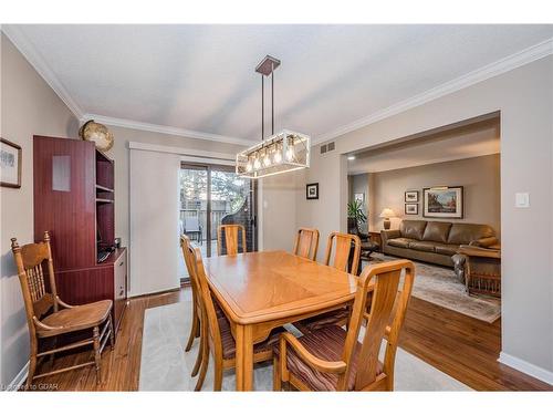 106-121 Waterloo Avenue, Guelph, ON - Indoor Photo Showing Dining Room