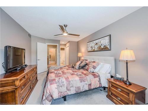 106-121 Waterloo Avenue, Guelph, ON - Indoor Photo Showing Bedroom