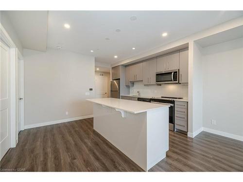 1411-15 Queen Street S, Hamilton, ON - Indoor Photo Showing Kitchen With Upgraded Kitchen