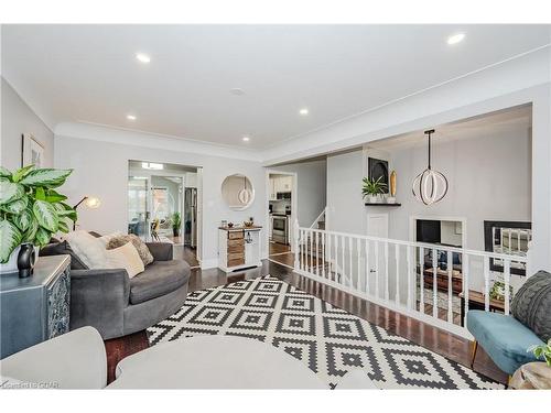 5485 Highway 6 N, Guelph, ON - Indoor Photo Showing Living Room