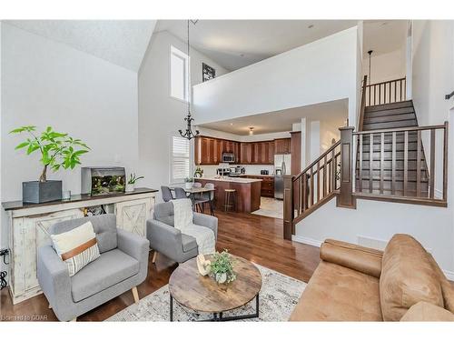 30 Geddes Crescent, Guelph, ON - Indoor Photo Showing Living Room