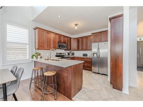 30 Geddes Crescent, Guelph, ON - Indoor Photo Showing Kitchen