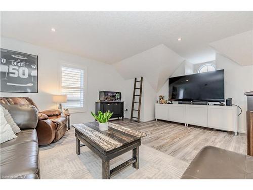 30 Geddes Crescent, Guelph, ON - Indoor Photo Showing Living Room