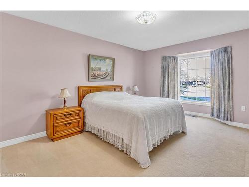 35 Arbordale Walk, Guelph, ON - Indoor Photo Showing Bedroom