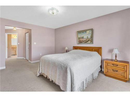 35 Arbordale Walk, Guelph, ON - Indoor Photo Showing Bedroom