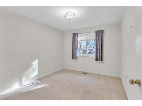 35 Arbordale Walk, Guelph, ON - Indoor Photo Showing Other Room