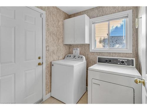 35 Arbordale Walk, Guelph, ON - Indoor Photo Showing Laundry Room