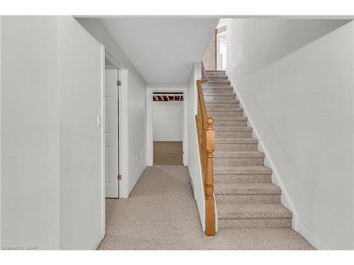 35 Arbordale Walk, Guelph, ON - Indoor Photo Showing Other Room