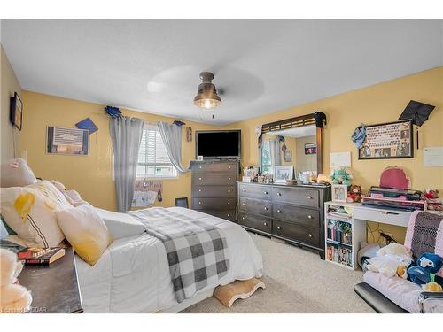 84 Wilton Rd Road, Guelph, ON - Indoor Photo Showing Bedroom