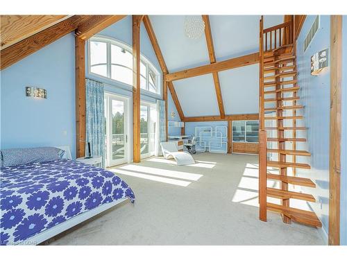 35 Daymond Drive, Puslinch, ON - Indoor Photo Showing Bedroom