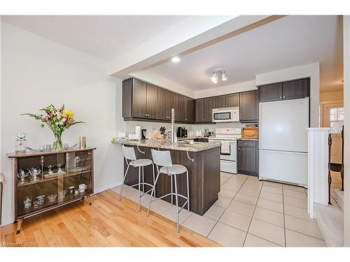 39-31 Schroder Crescent, Guelph, ON - Indoor Photo Showing Kitchen