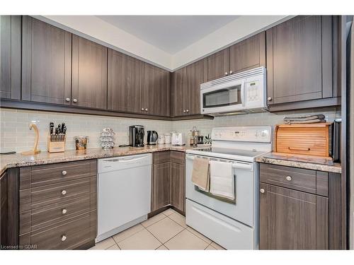 39-31 Schroder Crescent, Guelph, ON - Indoor Photo Showing Kitchen