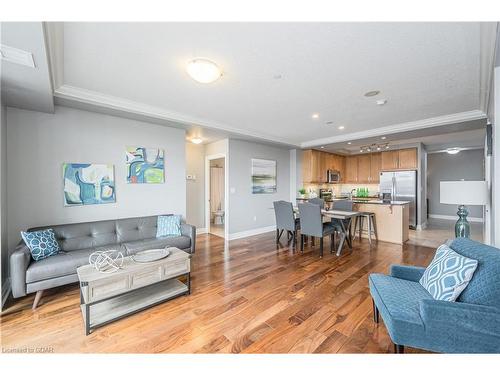 901-150 Wellington Street E, Guelph, ON - Indoor Photo Showing Living Room